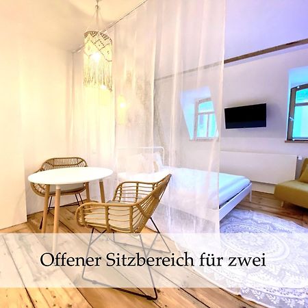 Zentrale 1-Zimmer-Ferienwohnung Mit Digitalem Check In Hof  Exteriér fotografie